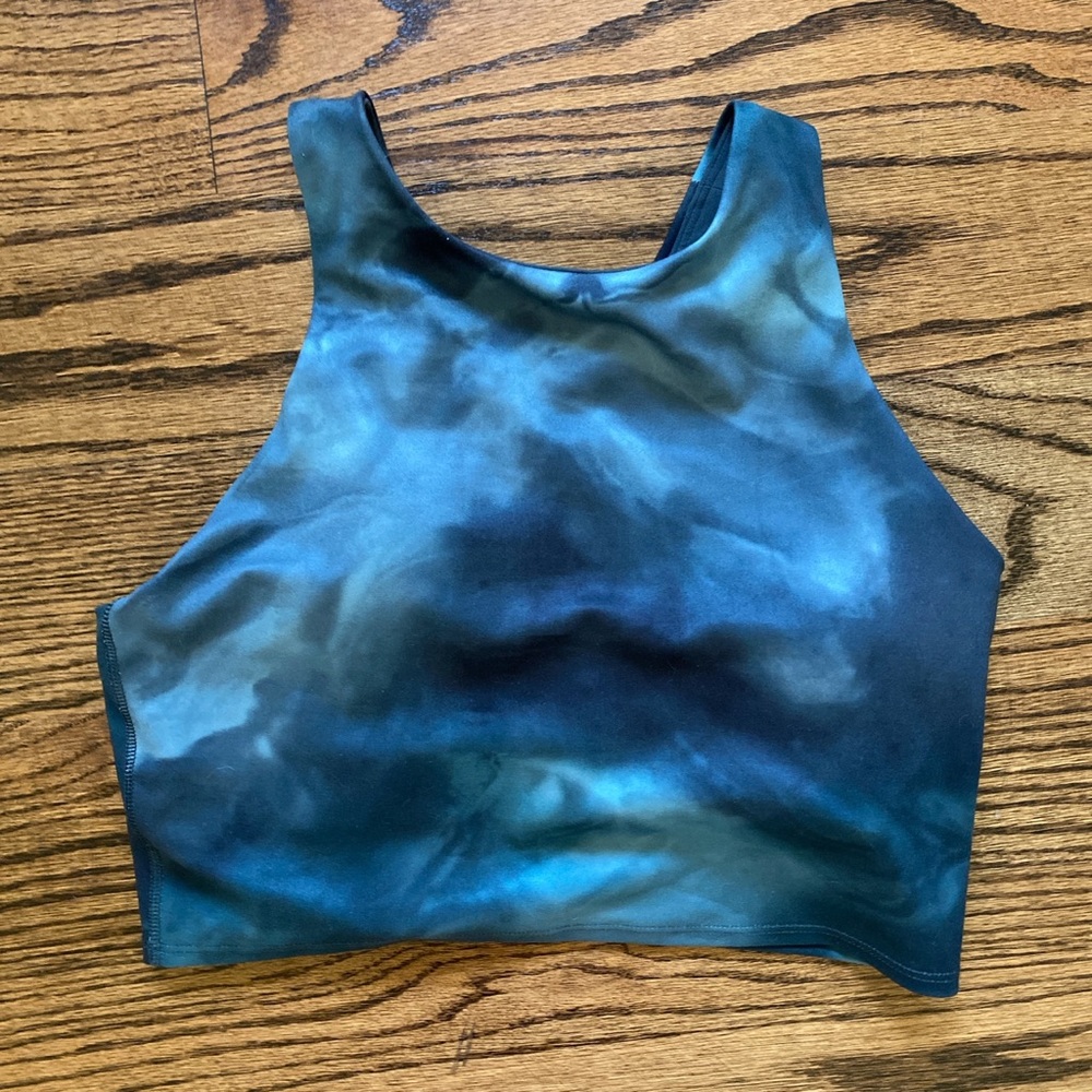 blue tie dye cropped athletic tank top from athleta in size small!!